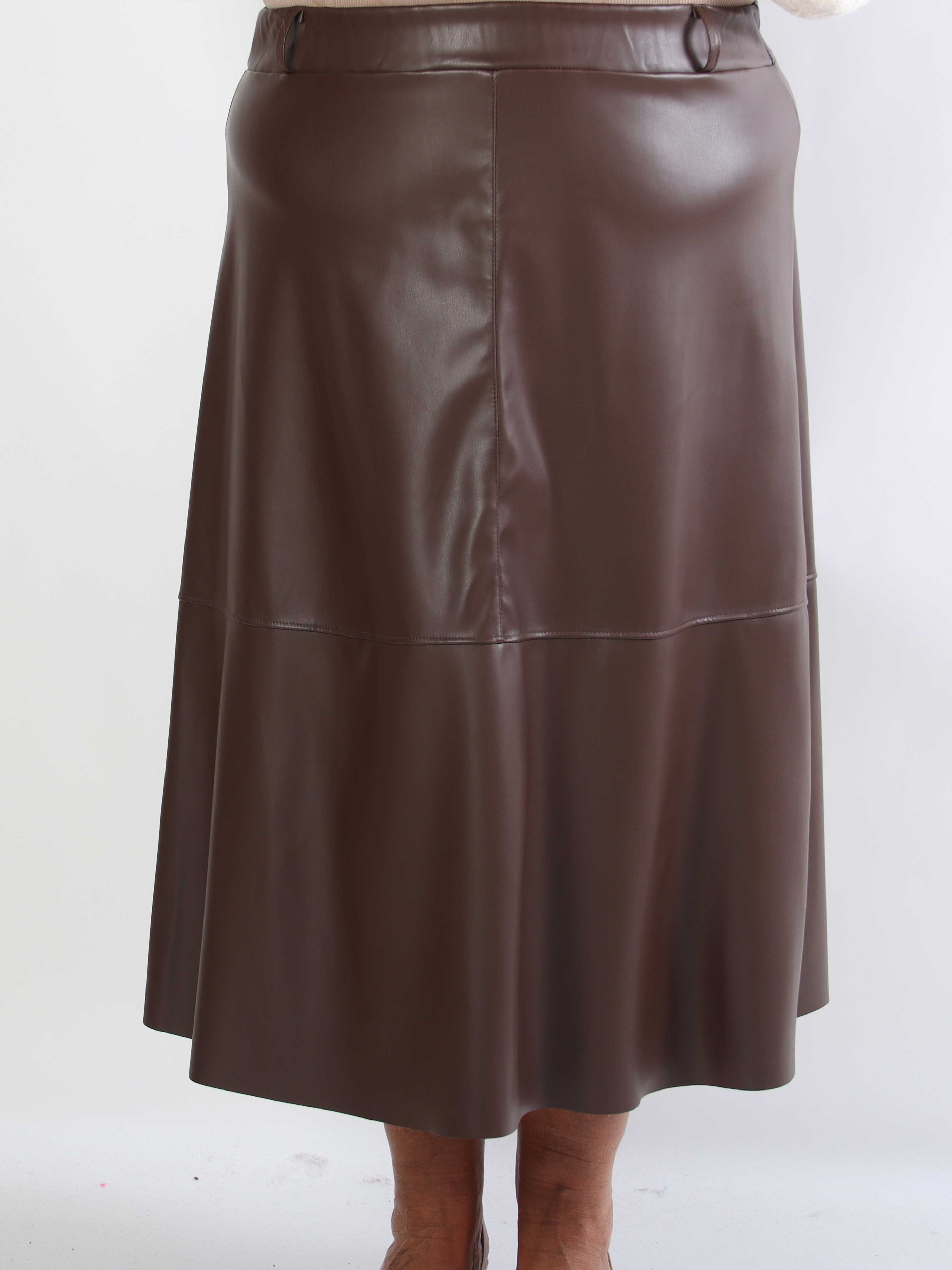 Willow - Stilfuld plus size nederdel i læderlook med elastisk talje